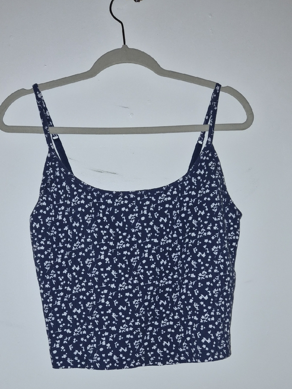 Old Navy Women’s Navy Floral Crop Tank Top